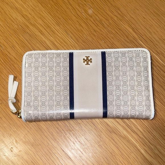 Tory Burch Wallet - Picture 3 of 7